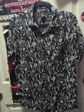 Hot Topic Mushrooms All Over Print Black White Shirt Short Sleeve Mens Large